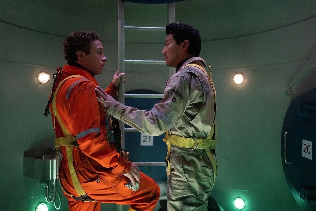 Last Breath : Bild Simu Liu, Finn Cole