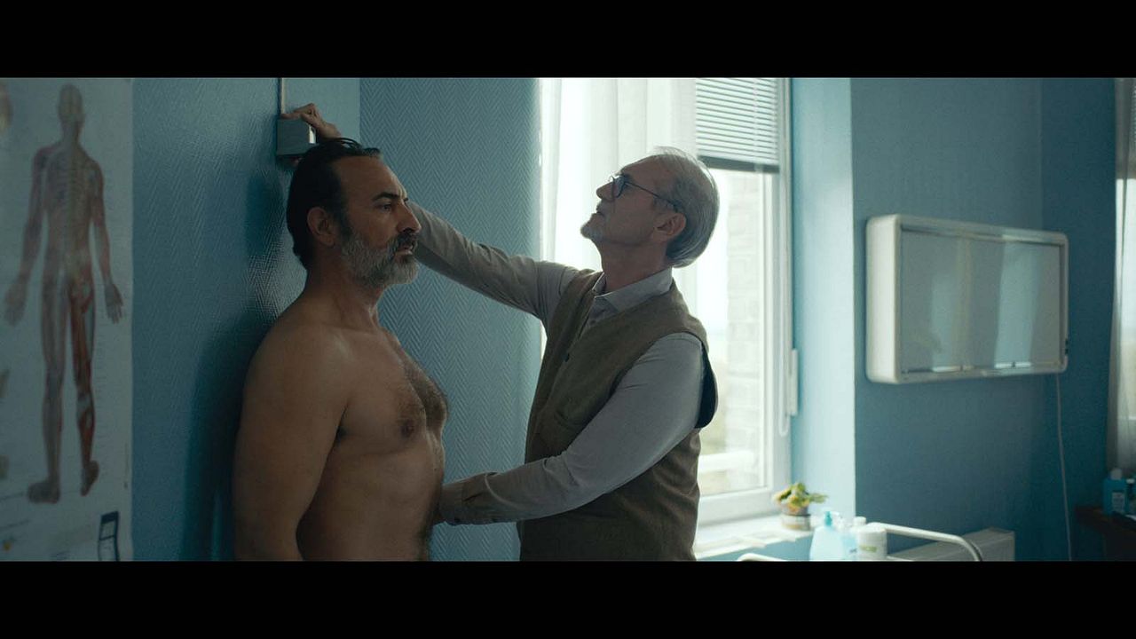 Der Mann, der immer kleiner wurde - Die unglaubliche Geschichte des Mr. C : Bild Jean Dujardin, Serge Swysen