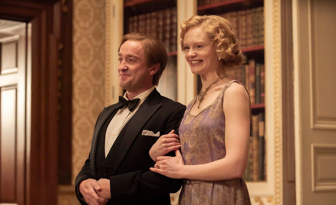 Fackham Hall : Bild Tom Felton, Emma Laird