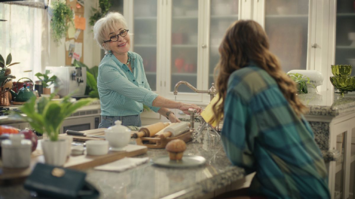 40 Dates And 40 Nights : Bild Bailee Madison, Annie Potts