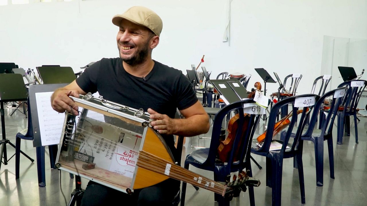 Das Orchester – That Orchestra With The Broken Instruments : Bild