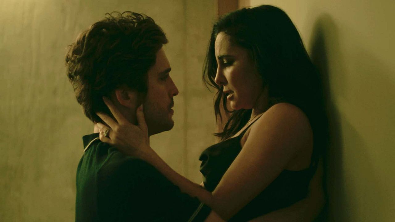 Follow : Bild Martha Higareda, Diego Boneta