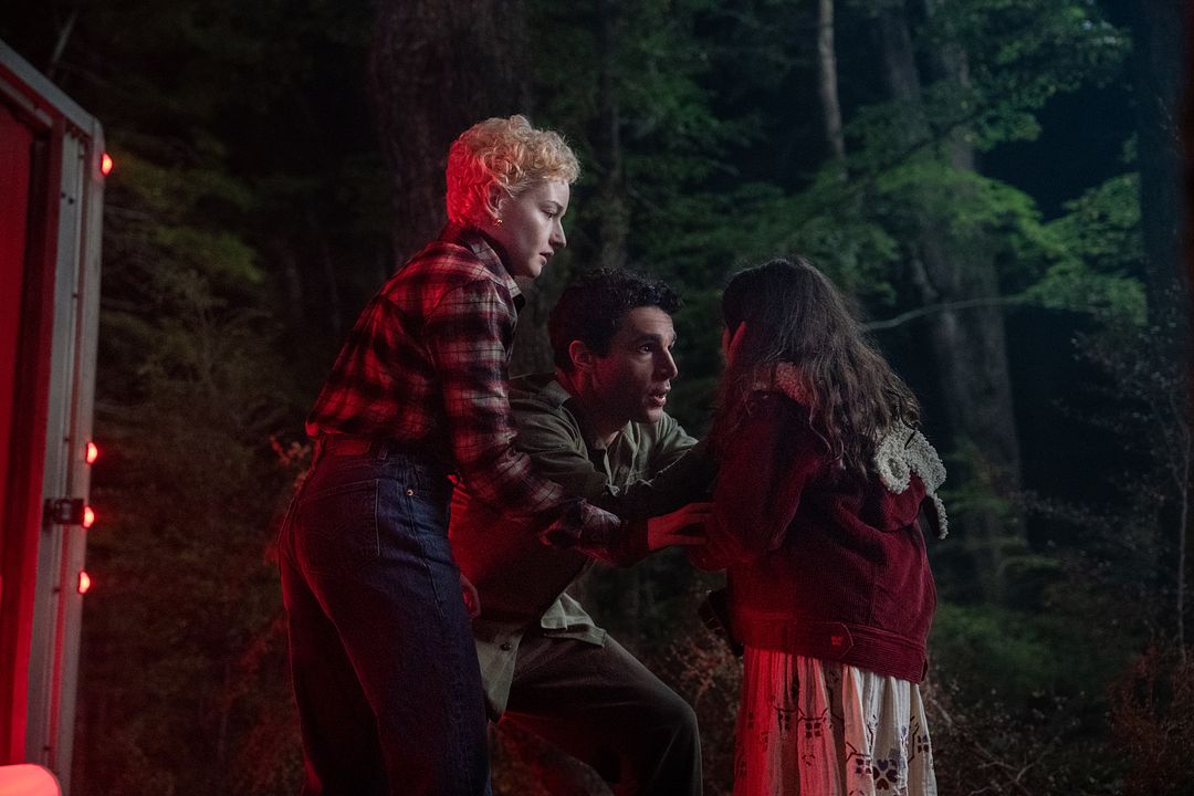 Wolf Man : Bild Matilda Firth, Christopher Abbott, Julia Garner
