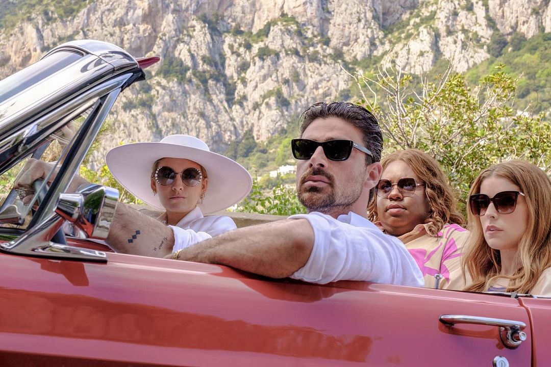 Nur noch ein kleiner Gefallen : Bild Michele Morrone, Blake Lively, Alex Newell, Anna Kendrick