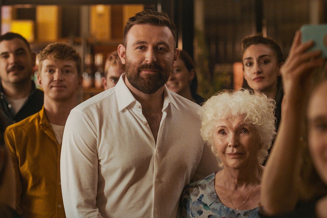 Vier Mütter für Edward : Bild James McArdle, Fionnula Flanagan