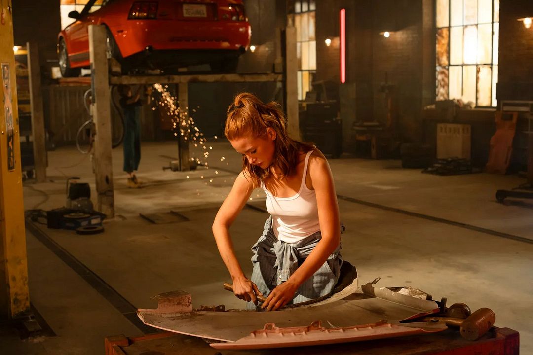 Liebe braucht Wartung : Bild Madelaine Petsch