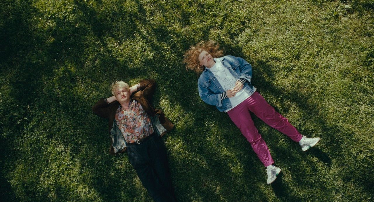 How To Be Normal : Bild