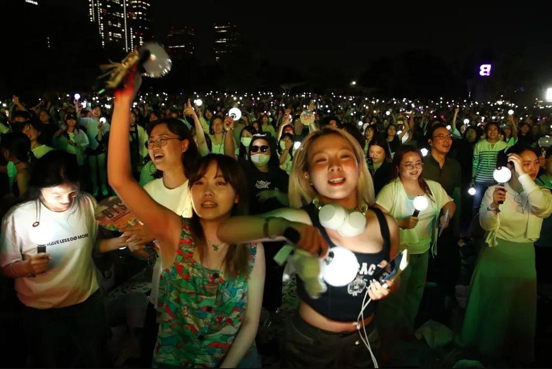 BTS Army: Forever We Are Young : Bild