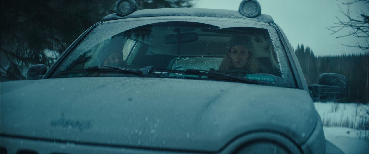 Dead Of Winter - Eisige Stille : Bild Laurel Marsden, Judy Greer