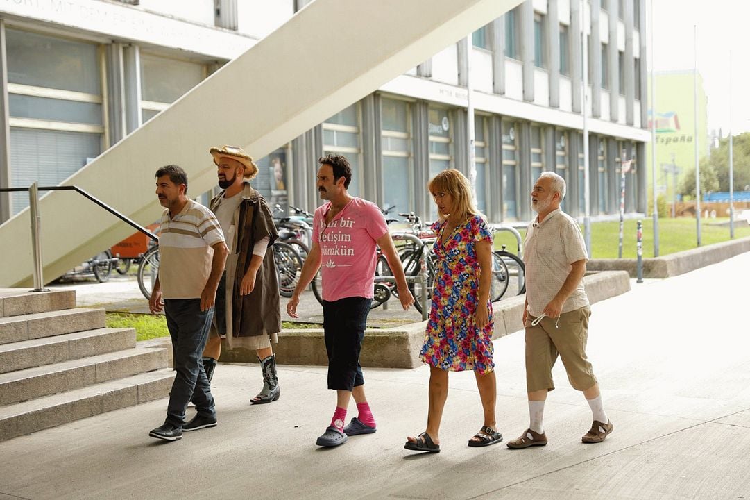 Çakallarla Dans 8: Şututgart Çıkarması : Bild