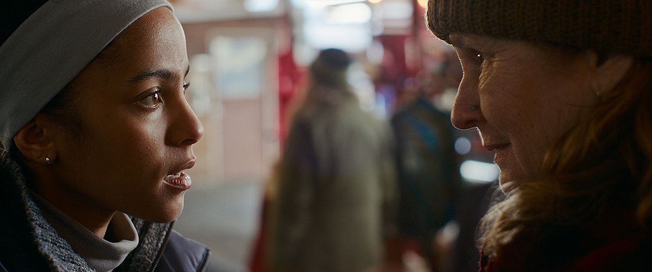 Passenger : Bild Lou Llobell, Melissa Leo