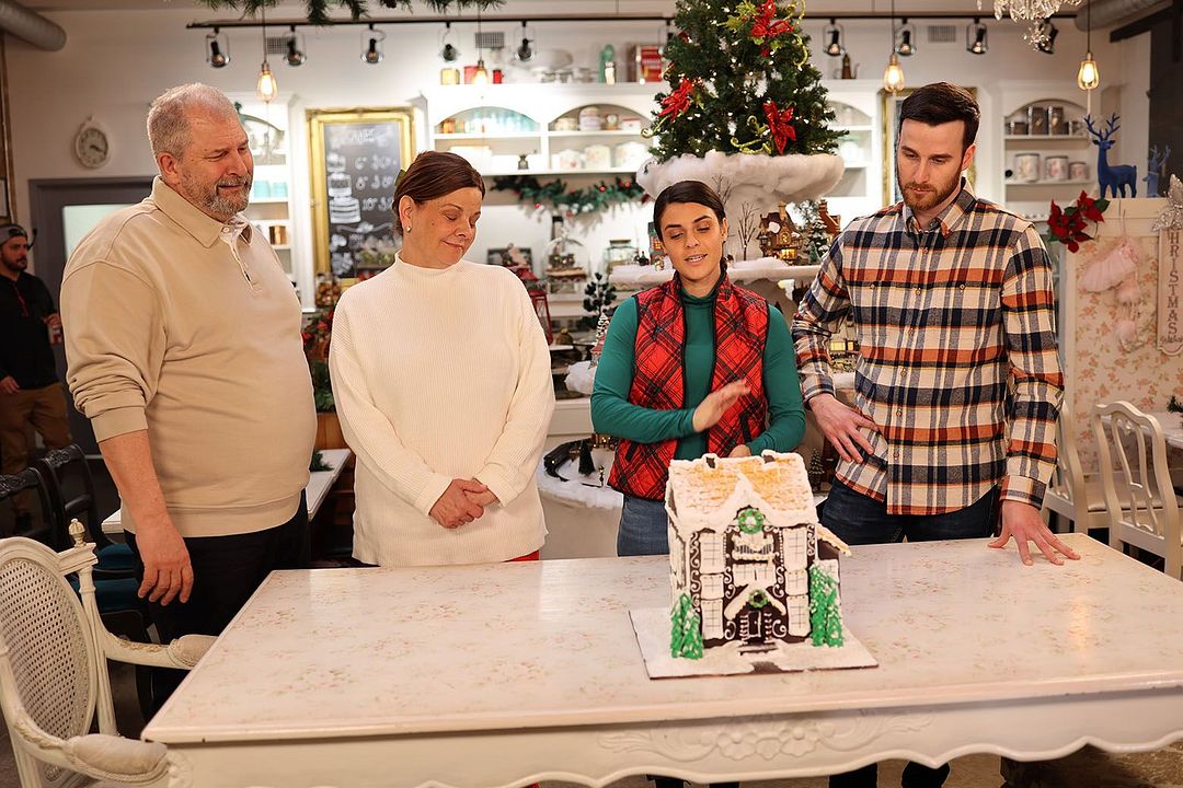 Me And Mr. Christmas : Bild Sara Alicia Garcia, Blair Penner