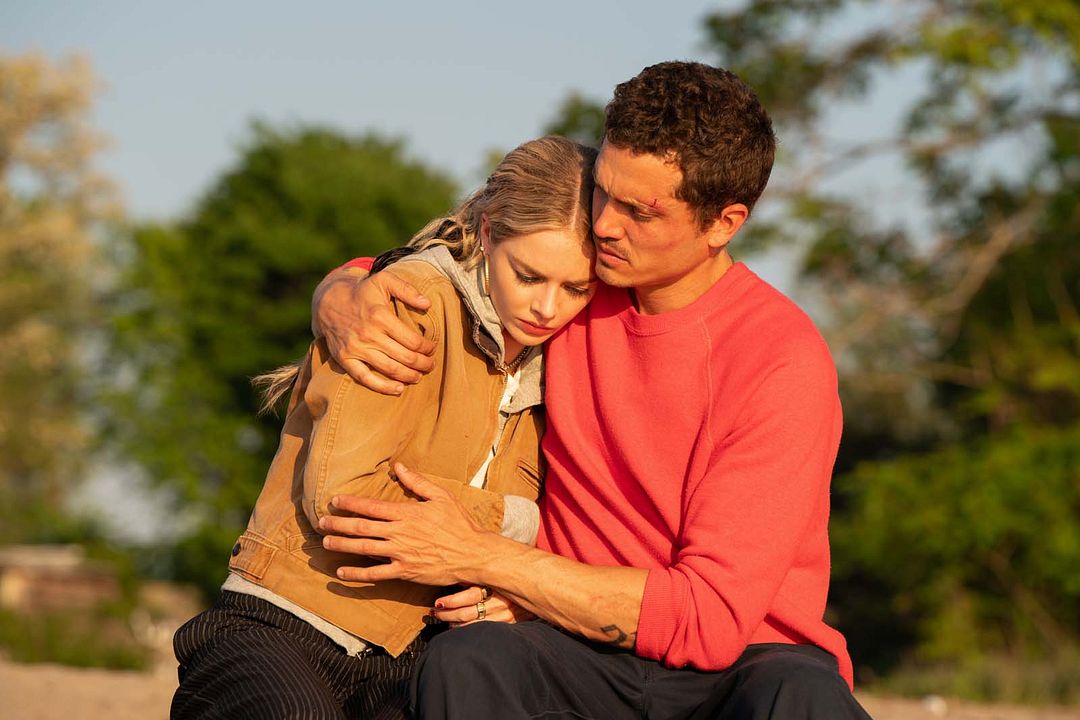 Eenie Meanie : Bild Karl Glusman, Samara Weaving