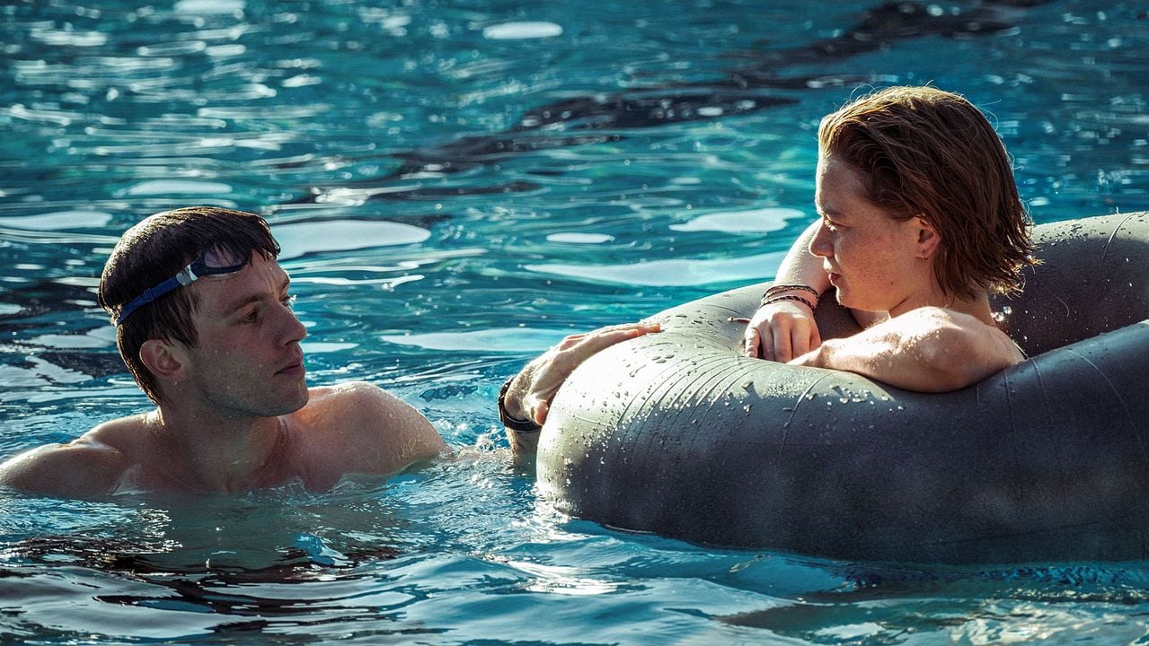 22 Bahnen : Bild Luna Wedler, Jannis Niewöhner