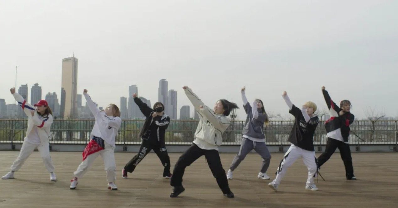 BTS Army: Forever We Are Young : Bild