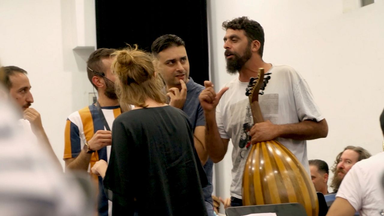 Das Orchester – That Orchestra With The Broken Instruments : Bild