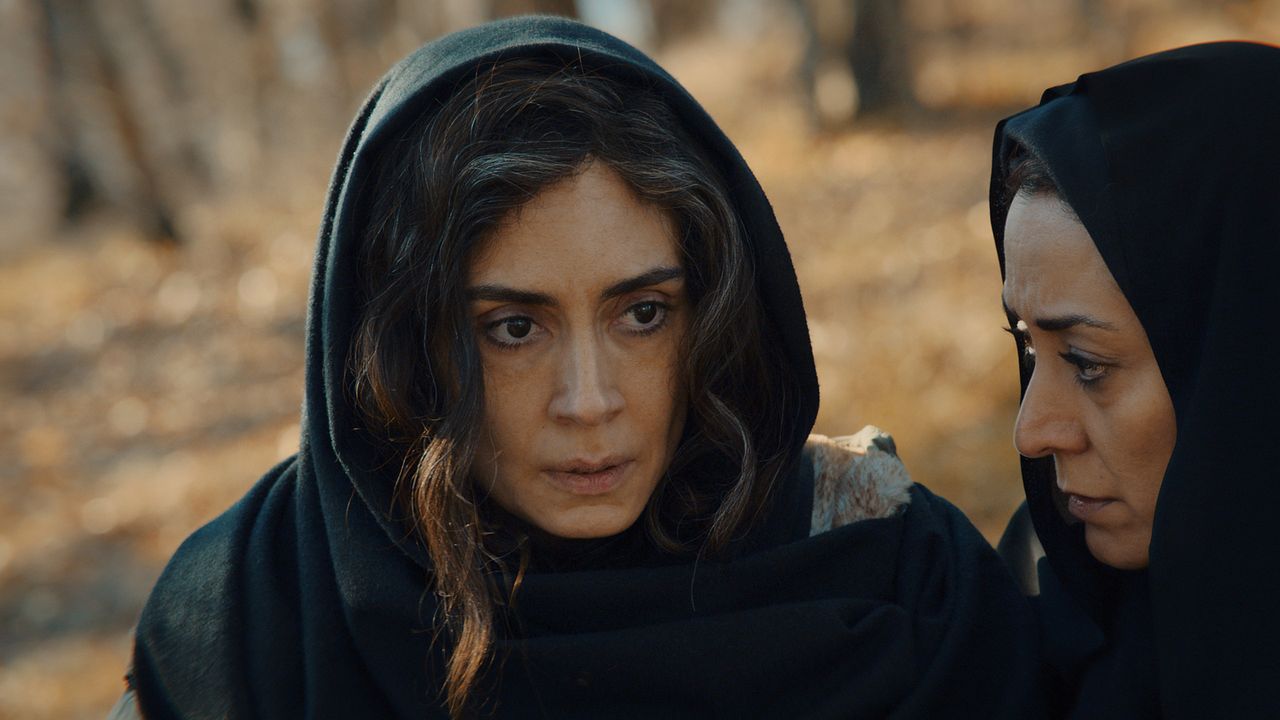 Roya : Bild Melisa Sözen, Maryam Palizban