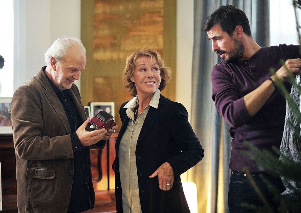 Alle unter eine Tanne : Bild Gaby Dohm, Claes Bang