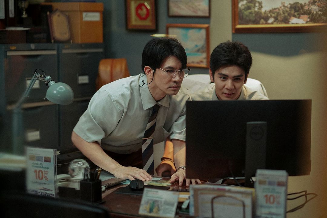 Everybody Loves Me When I'm Dead : Bild Theeradej Wongpuapan, Vachirawich Aranthanawong