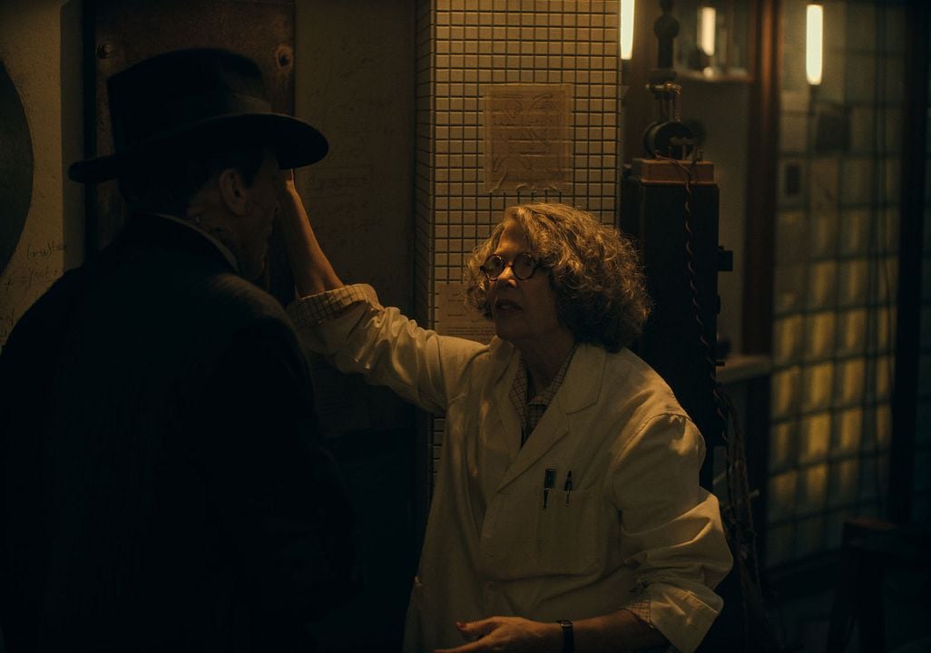 The Bride! - Es lebe die Braut : Bild Jessie Buckley, Annette Bening