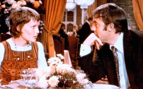 Ein liebenswerter Schatten : Bild Mia Farrow, Michael Jayston