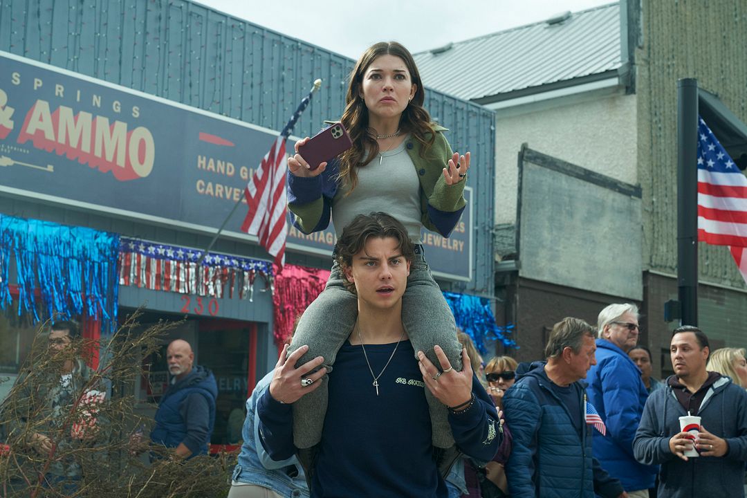 Clown In A Cornfield : Bild Carson MacCormac, Katie Douglas