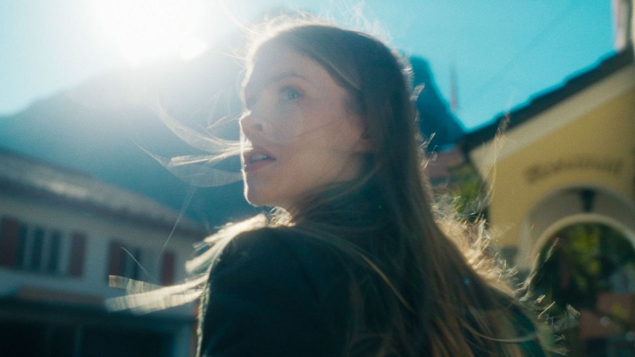 Sew Torn - Fäden des Verbrechens : Bild Eve Connolly