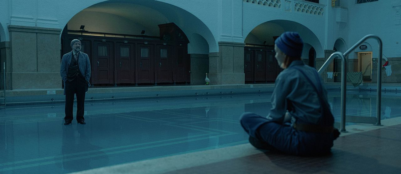 Zweigstelle : Bild Sarah Mahita, Rainer Bock