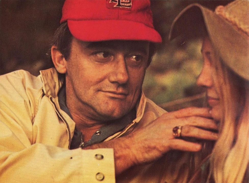 Ein Mann greift zur Waffe : Bild Robert Vaughn