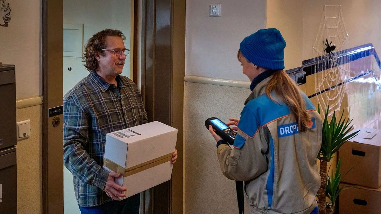 Prange - Man ist ja Nachbar : Bild Bjarne Mädel, Katharina Marie Schubert