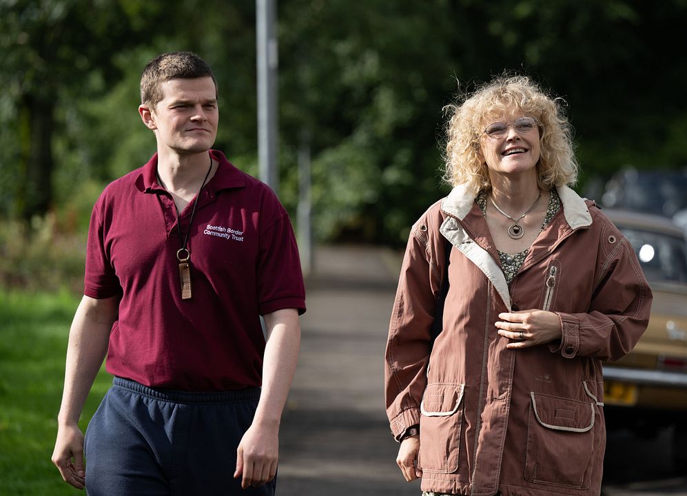Verflucht Normal : Bild Robert Aramayo, Maxine Peake