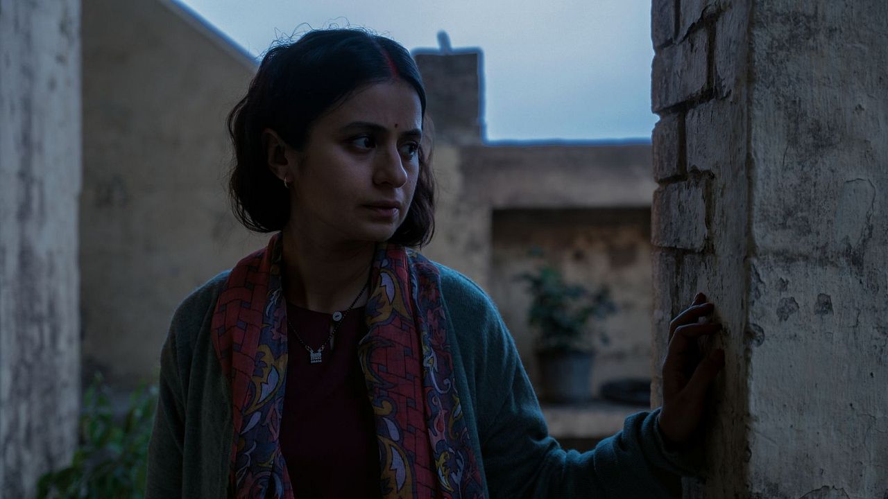 Kartavya : Bild Rasika Dugal