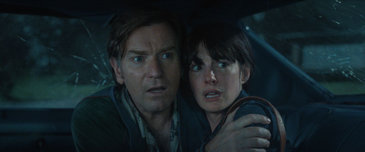 The End Of Oak Street : Bild Ewan McGregor, Anne Hathaway