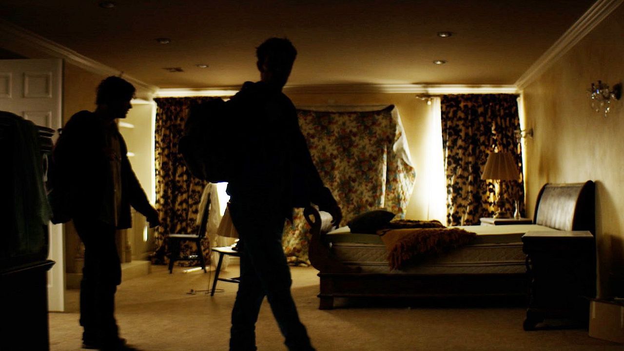 Private Property - Somebody's Always Watching : Bild