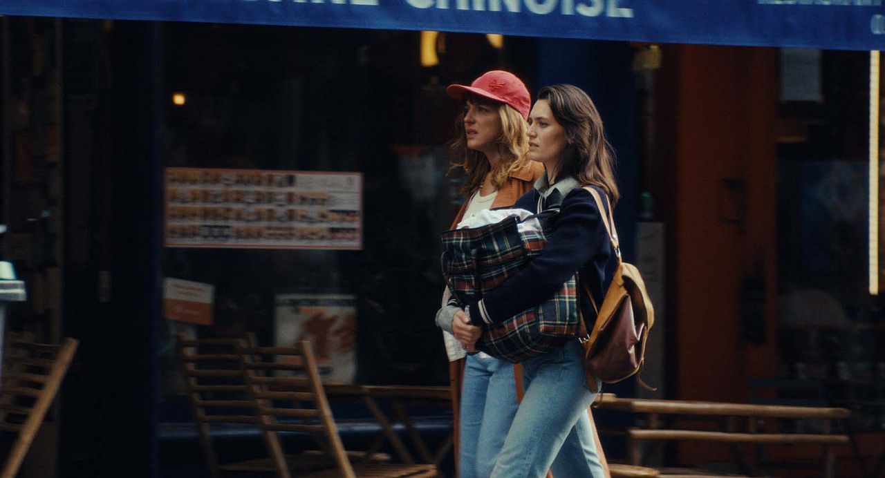 15 Liebesbeweise : Bild Monia Chokri, Ella Rumpf