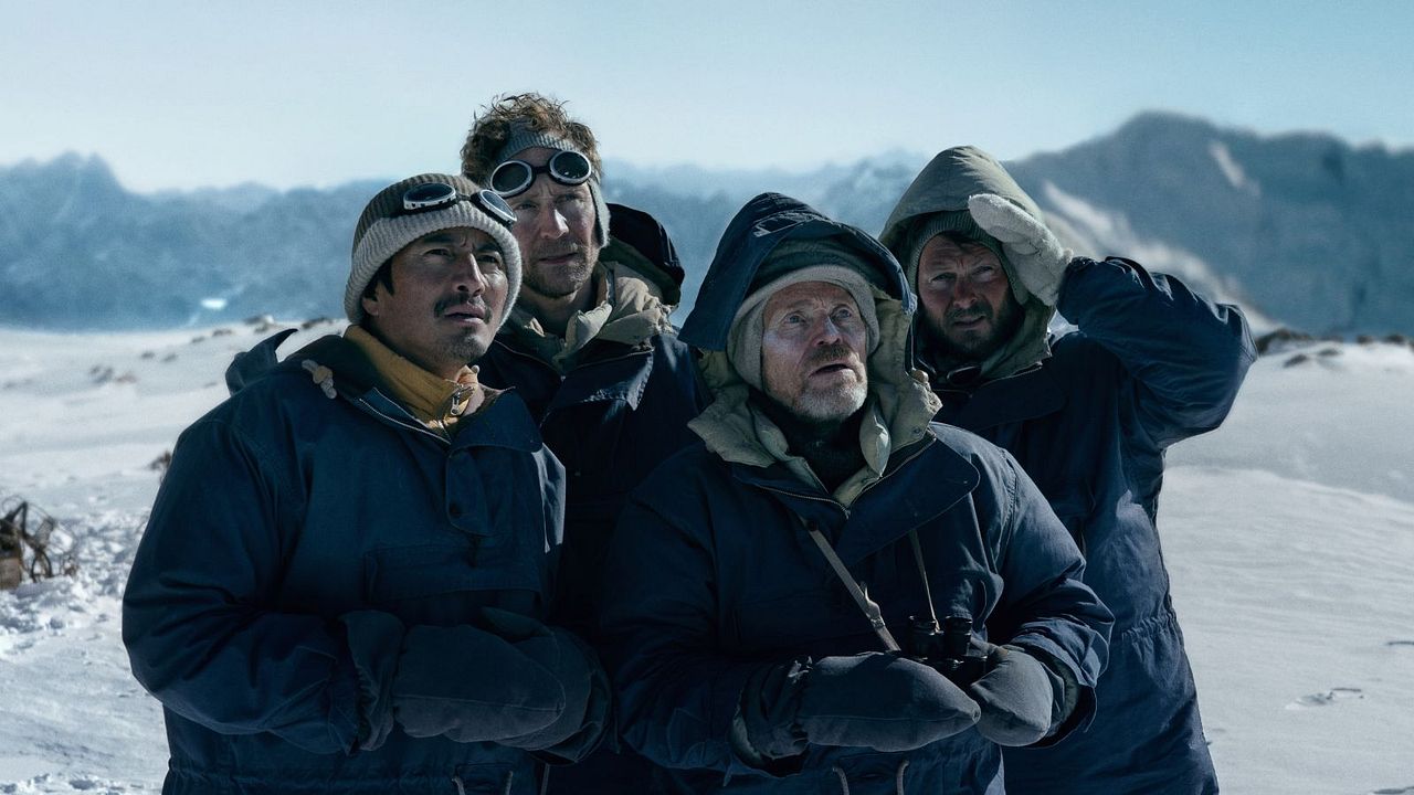 Tenzing : Bild Tom Hiddleston, Willem Dafoe, Benjamin Hoetjes, Genden Phuntsok