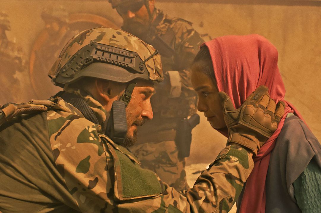 Last Flight - Flucht aus Kabul : Bild Gábor Jászberényi, Klarissza Lakatos