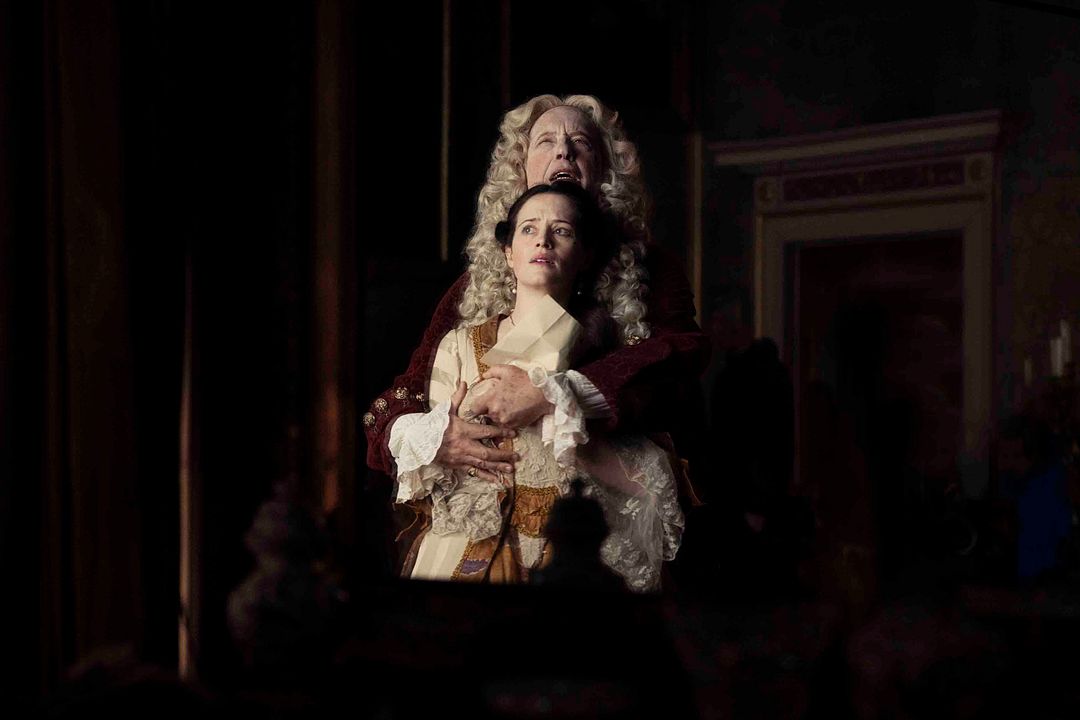 Savage House : Bild Richard E. Grant, Claire Foy