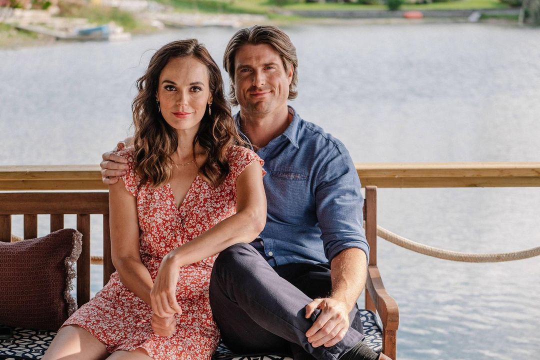 Liebe im Sonnenblumenfeld : Bild Erin Cahill, Marcus Rosner