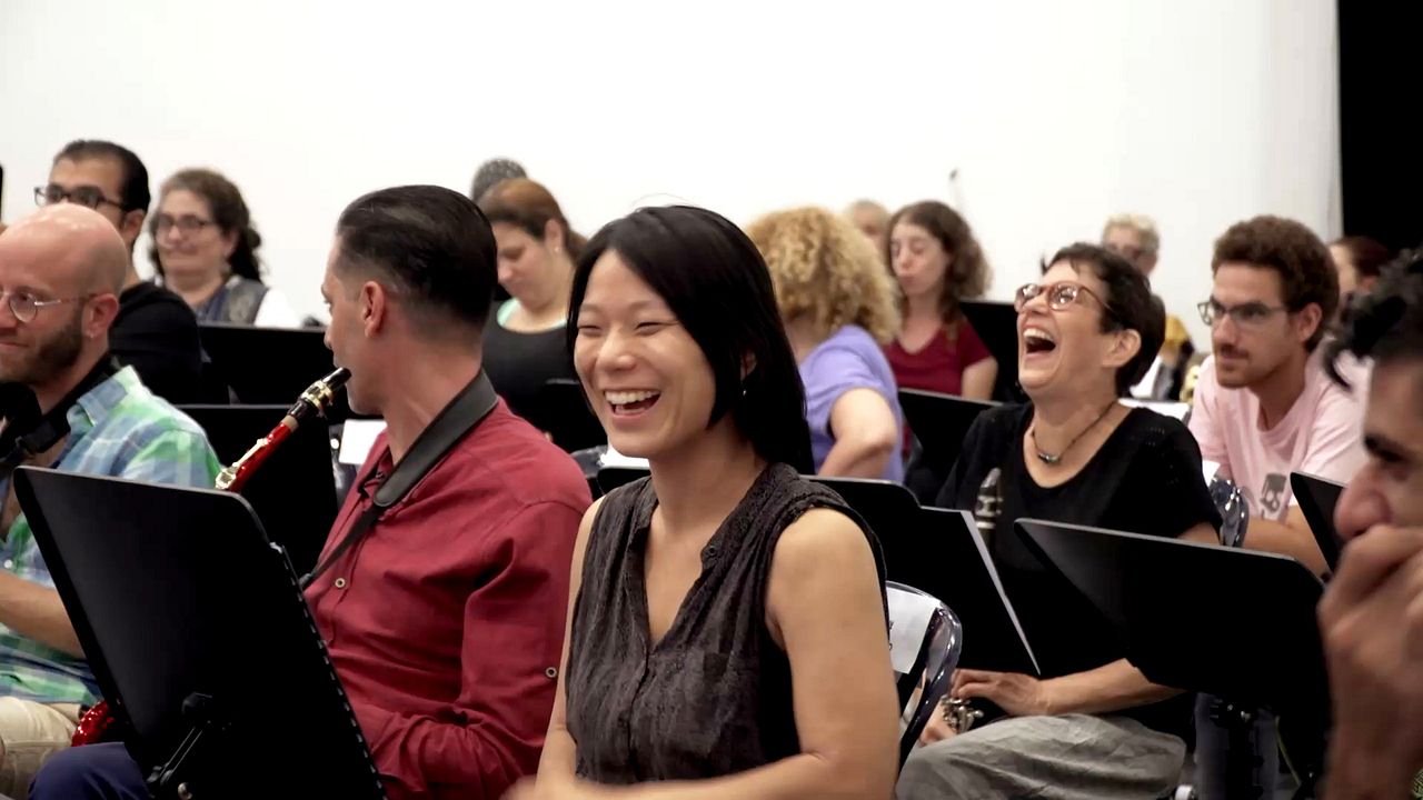 Das Orchester – That Orchestra With The Broken Instruments : Bild