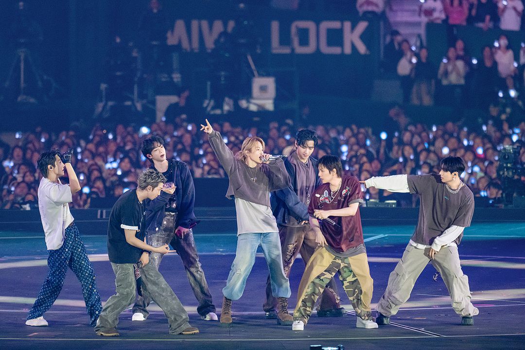 BTS World Tour ‘ARIRANG’ In Busan: Live Viewing : Bild Jungkook, BTS, Suga, Jimin, V, Jin, RM, J-Hope