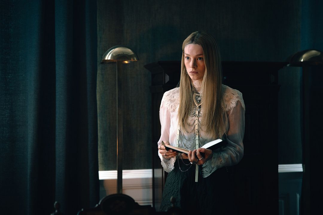 Mother Mary : Bild Hunter Schafer