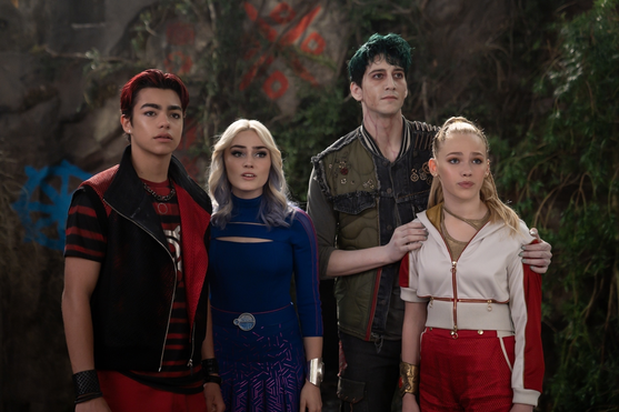 Zombies 4 - Dawn Of The Vampires : Bild Meg Donnelly, Milo Manheim, Malachi Barton, Freya Skye