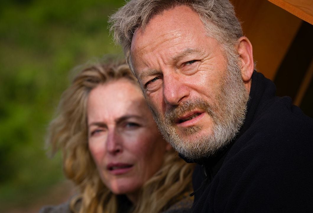 Der Salzpfad : Bild Gillian Anderson, Jason Isaacs