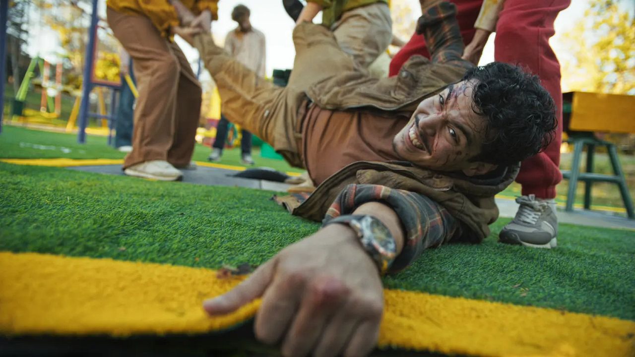 Playground From Hell : Bild Aaron Dominguez