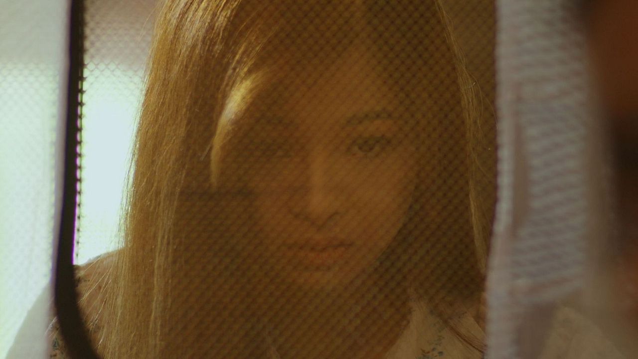 Burning Desire - Spiel mit dem Feuer : Bild Angeli Khang