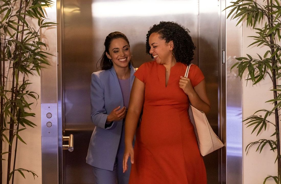 What We Do For Love - Liebe auf Umwegen : Bild Zarrin Darnell-Martin, Tamara Almeida