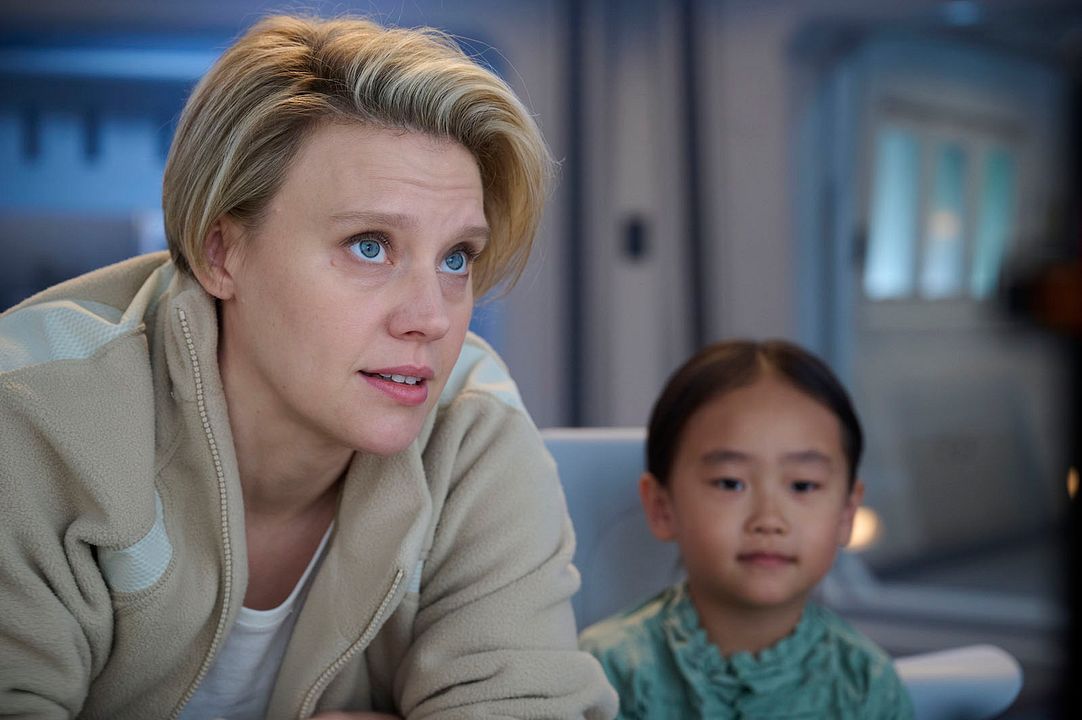 In The Blink Of An Eye : Bild Yeji Kim, Kate McKinnon