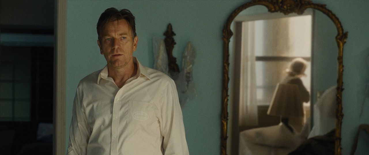 Mother, Couch : Bild Ewan McGregor