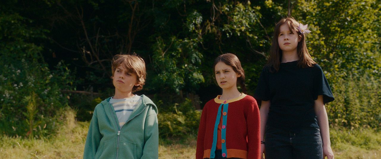 Der Wunderweltenbaum : Bild Billie Gadsdon, Delilah Bennett-Cardy, Phoenix Laroche